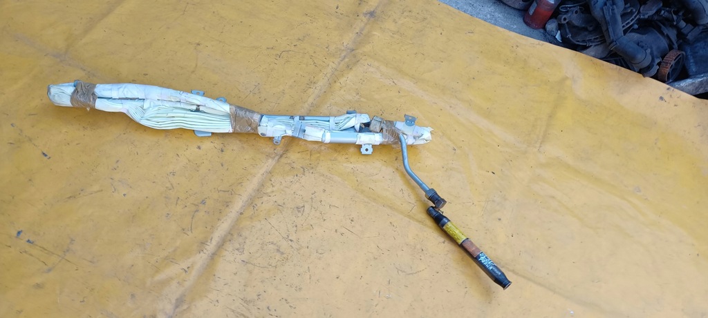 фото №8, Шторка безопасности воздушная правая mazda 5 03-08r