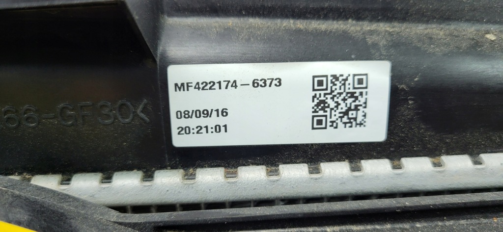 Yaris iii рестайлинг  16- радиатор воды кондиционера + вентиляторы 1,33 бензин Недорого