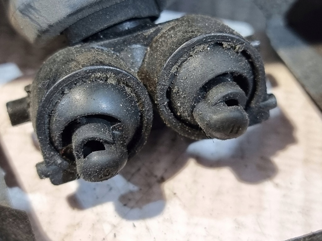 фото №9, Омивач фара правий оригінальний номер cc2951067 mazda 5 i cr