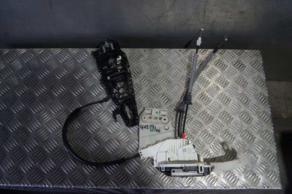 фото №1, Jeep оригінальний номер 52028385 замок двері