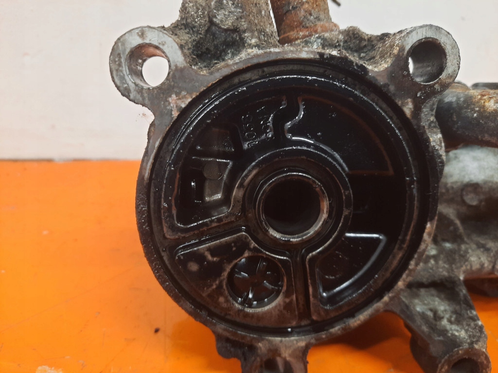 Volvo v50 i 03-11 корпус фільтра оливи основа 9656830180 d4204t в Україні