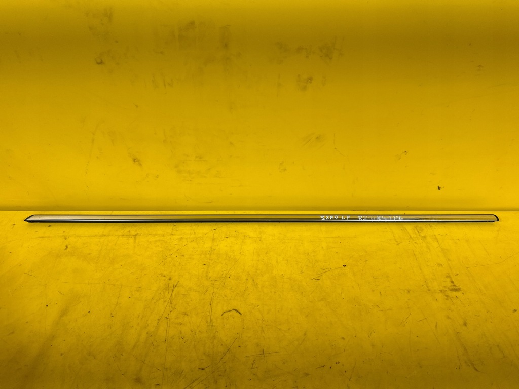 фото №3, Mini clubman r55 молдинг уплотнитель левый перед