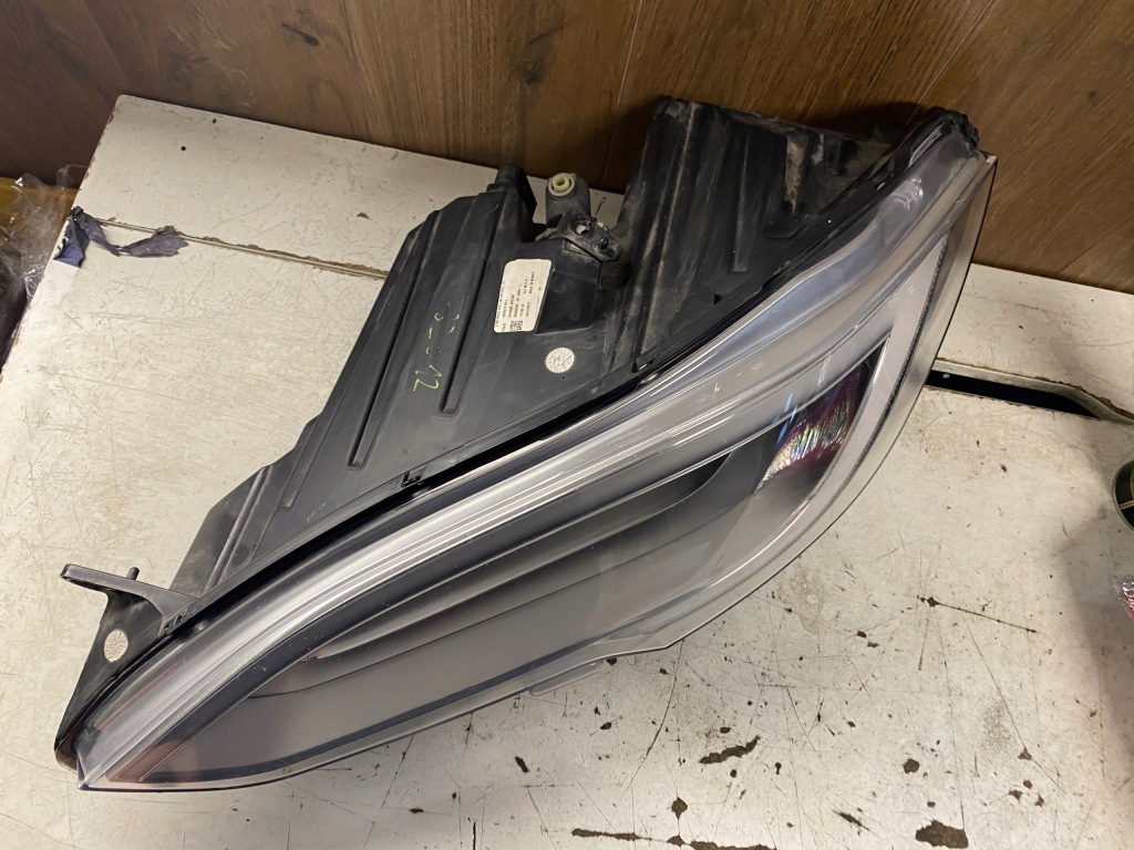 Tesla s рестайлинг  фара левый перед full led 1053574-00-c Недорого
