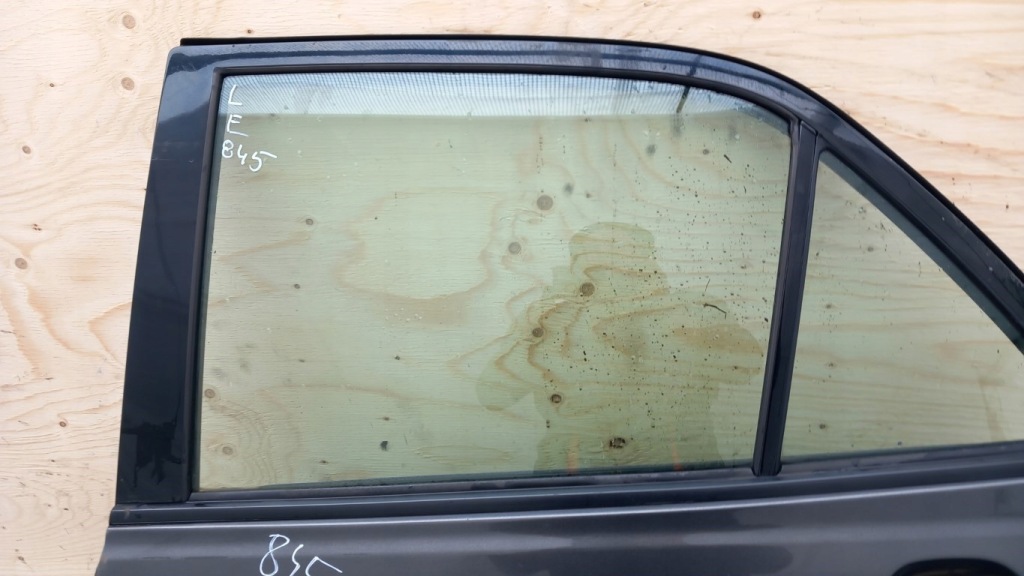 Купить Lexus is200 рестайлинг  седан дверь задняя левое  1c6