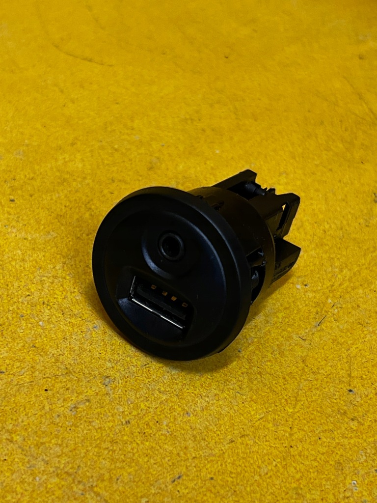 фото №1, Роз'єм вхід usb peugeot 508 i rxh 2.0 hdi