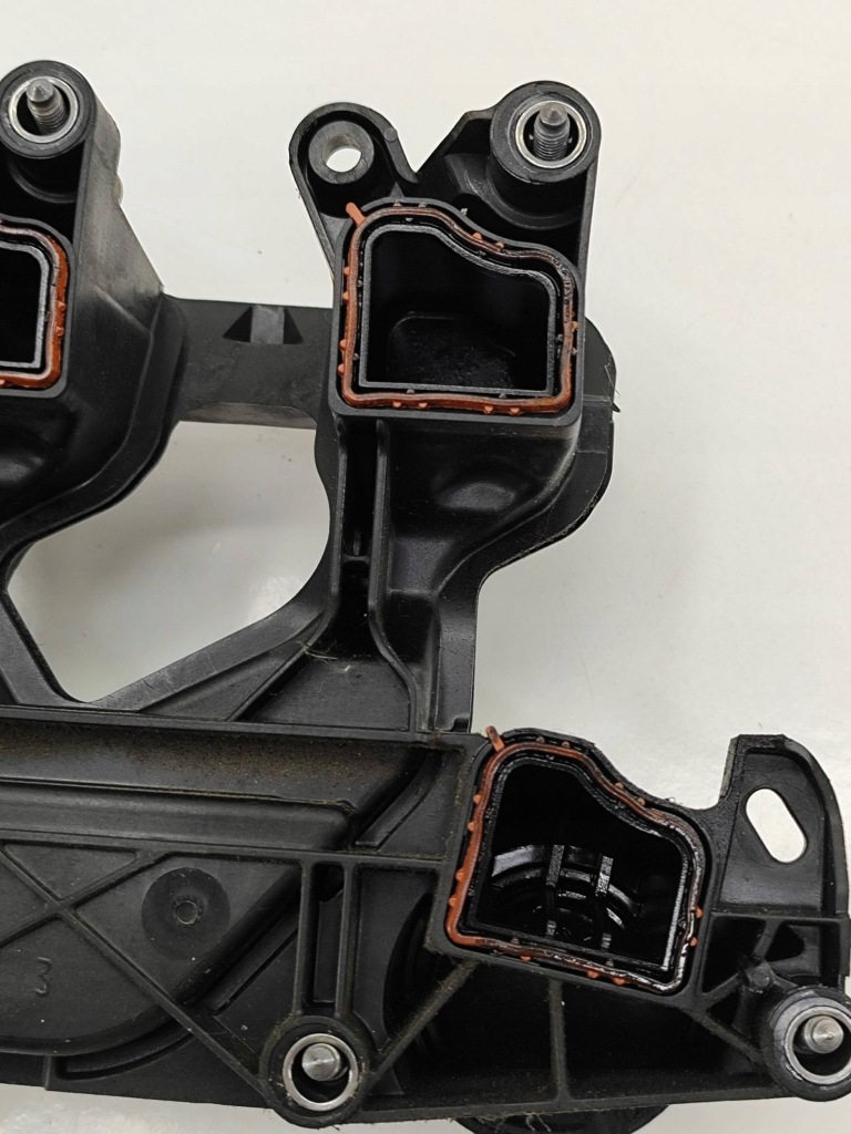 Кришка клапанів peugeot 5008 2 98279295 Зі Шроту