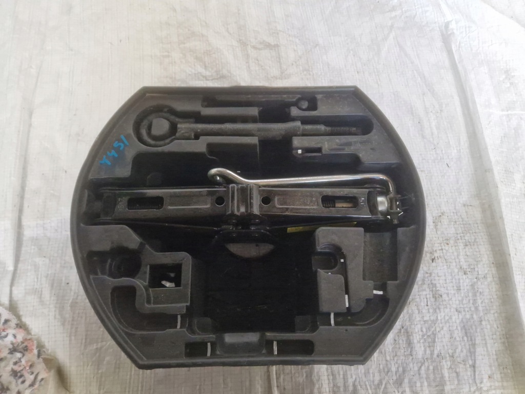 фото №1, Citroen c3 iii набір вкладиш домкрат колеса ремонтний ключі підйомник вушко