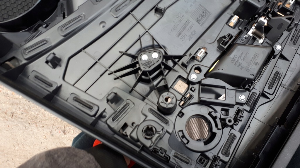 фото №13, A4 b9 lift обшивка оббивка двері правий задня