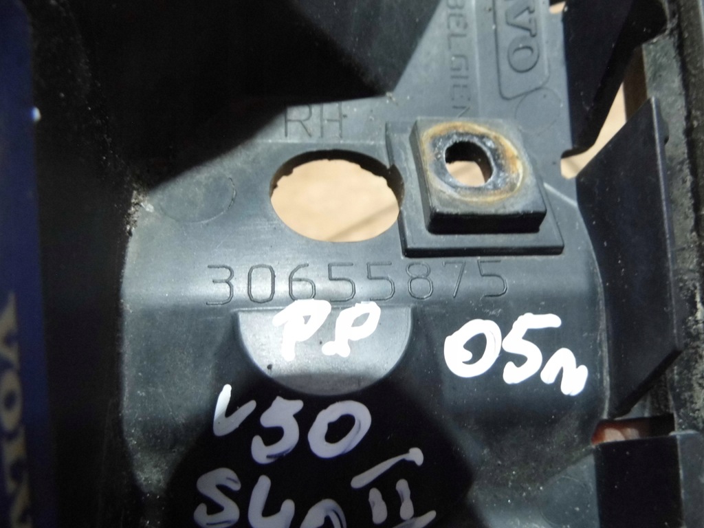 фото №6, Volvo v50 s40 ii 2.0d 05' направляющая бампера правый перед 30655895