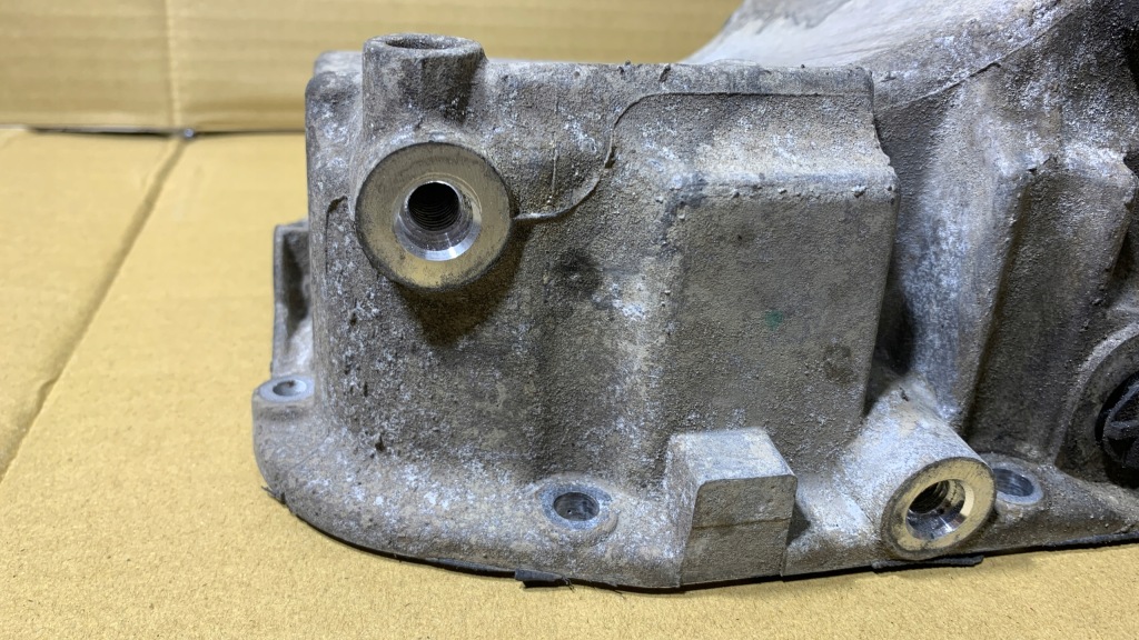 Поддон масляная opel insignia astra 2.0 cdti 55582918 Доставка