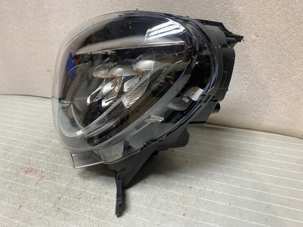 Фара ліва передня smart forfour 453 full led лівий перед a4539069701 в Україні