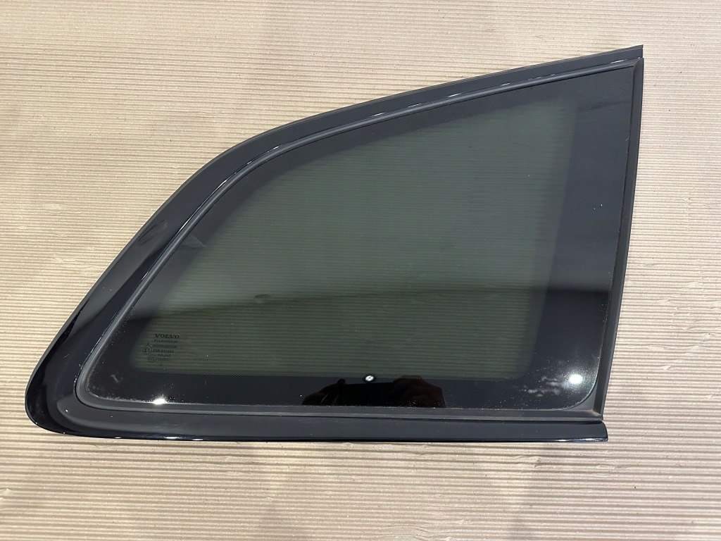 фото №1, Volvo xc60 ii скло задня права кузовна black 2021