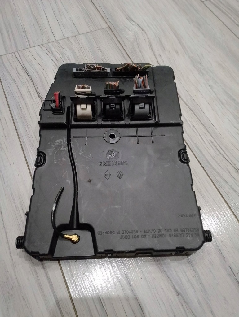 фото №1, Модуль uch n3 renault scenic ii 2.0 dci 8200433197