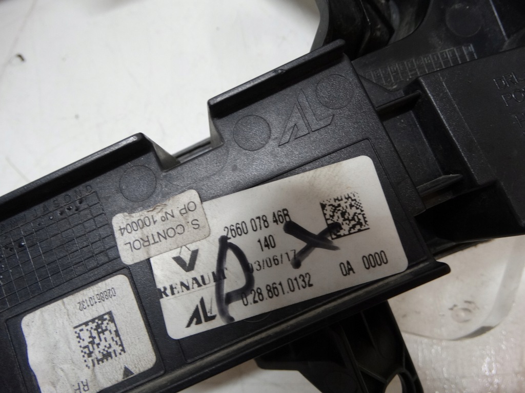 фото №14, Лампа led противотуманная фара renault captur 266007846b