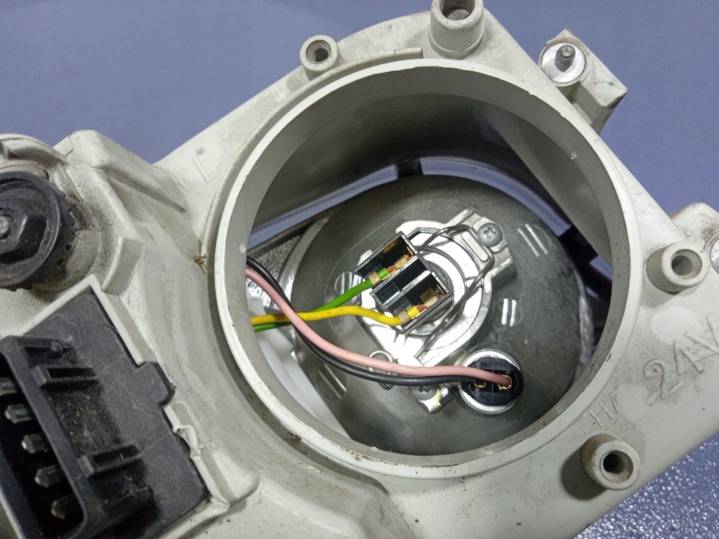 фото №12, Volvo v40 i s40 фара левый eu 20-a272