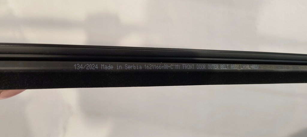 фото №4, Liistwa двері правий перед tesla model y