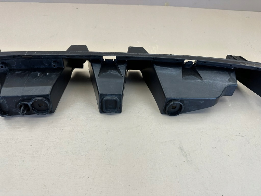 фото №12, Jaguar f-pace 16r- напрямна задня кронштейн бампера задні hk83-17e855-ad