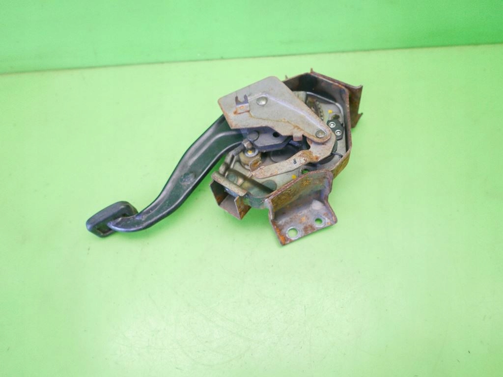 фото №4, Педаль тормоза ручного kia carnival i 2.9tdi 99-01