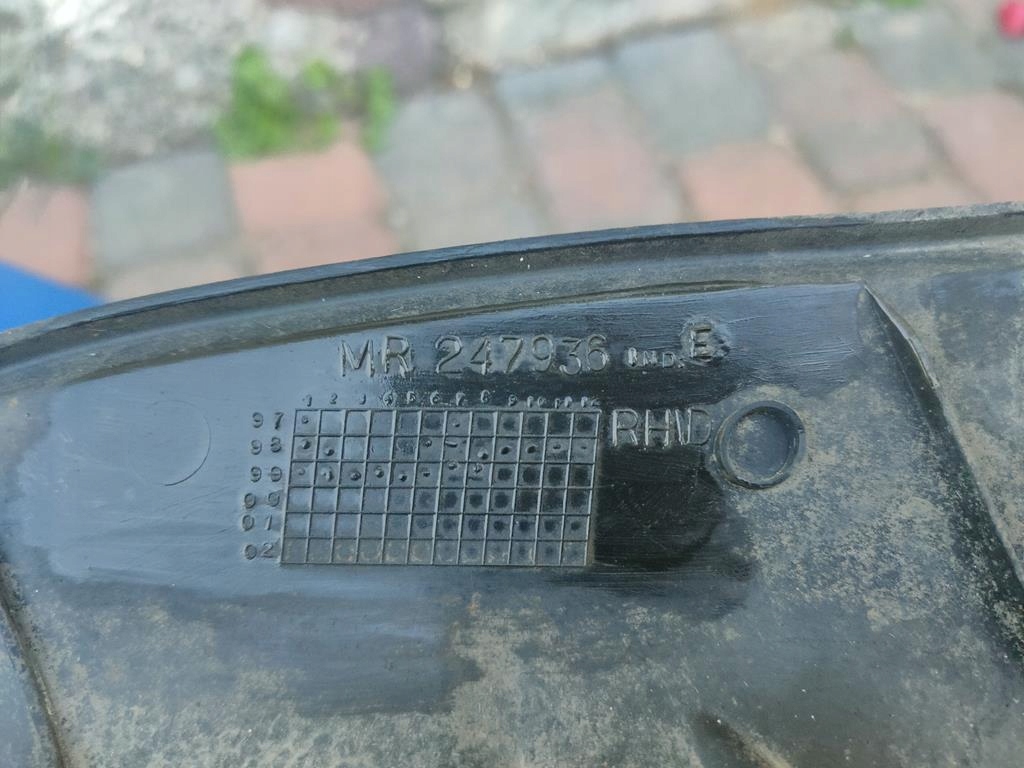 фото №14, Задній бампер mitsubishi space star i 98-04