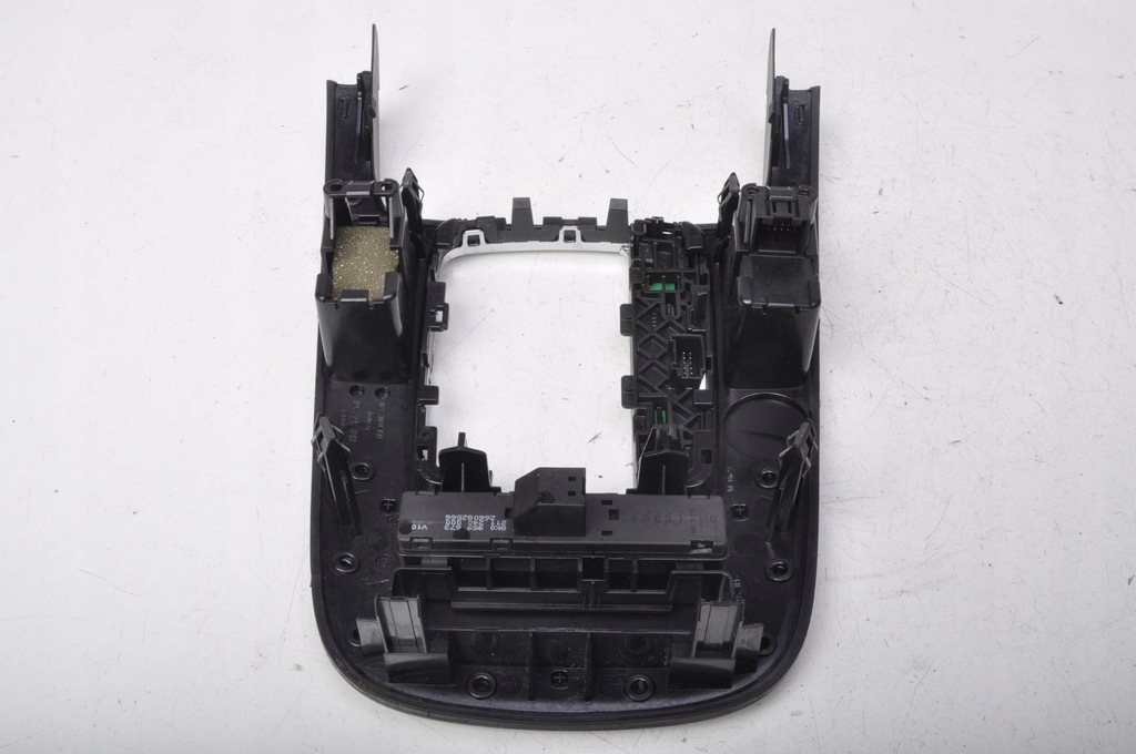 фото №8, Audi a4 b8 рамка домкрата передач 8k0864261 europa