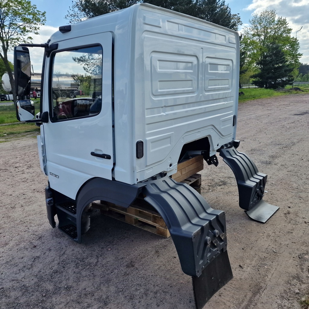 фото №10, Mercedes atego кабина с wyposażeniem пороги