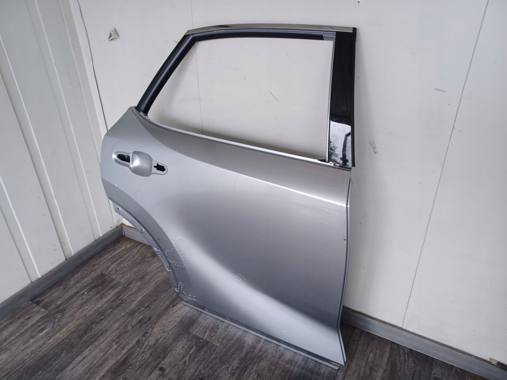 Дверь ----- задняя правое  задняя правый  ----- lexus rx v ---- 2023- в Украине