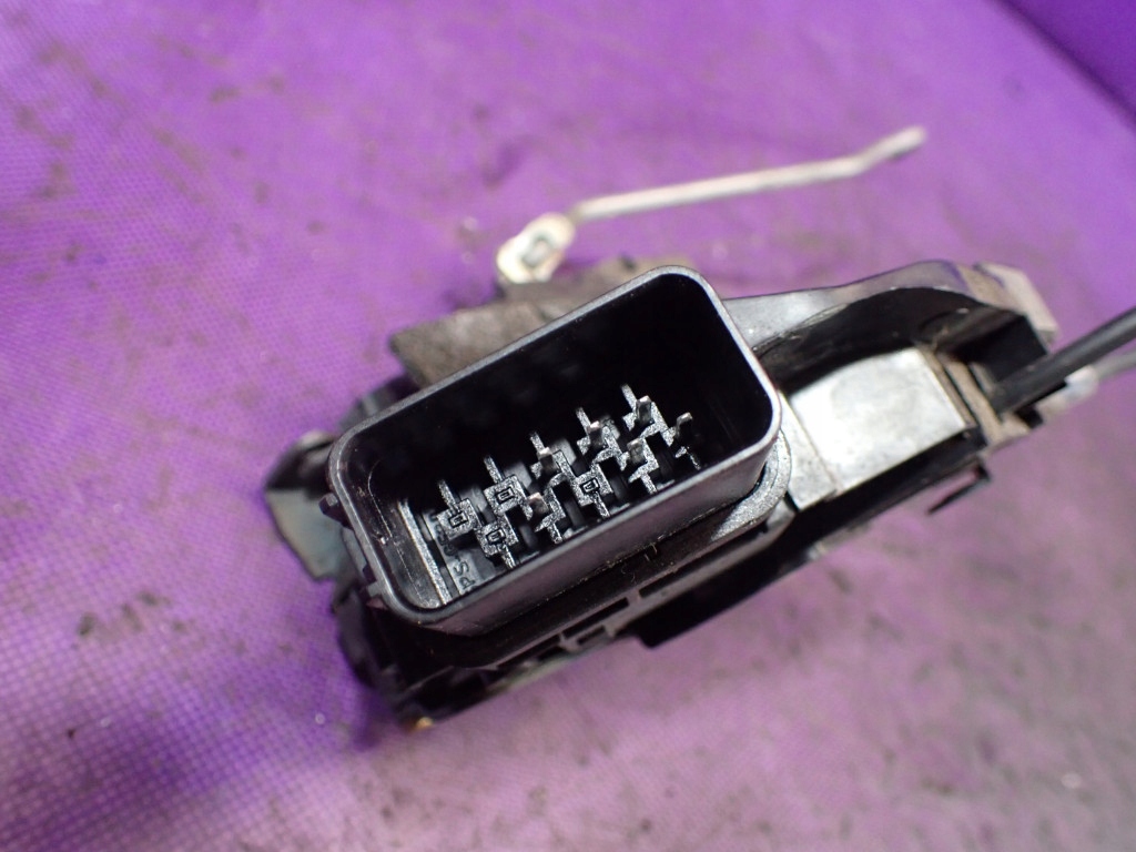 фото №9, Mazda 3 i bk hb 5d 03-06 замок задняя правый 3n6aa26412bp 6 pin