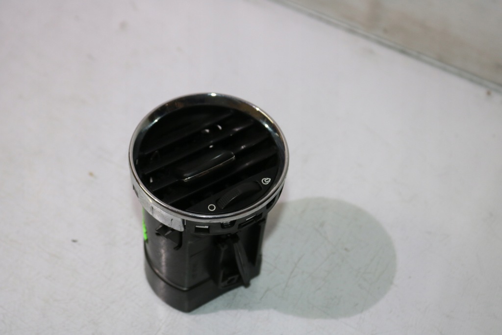 фото №1, Решётка обдув peugeot 308