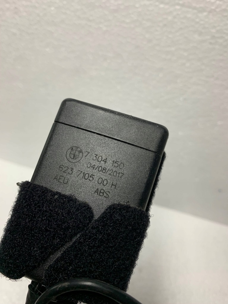 фото №3, Bmw i3 7304150 пряжка поперечина замок правый перед