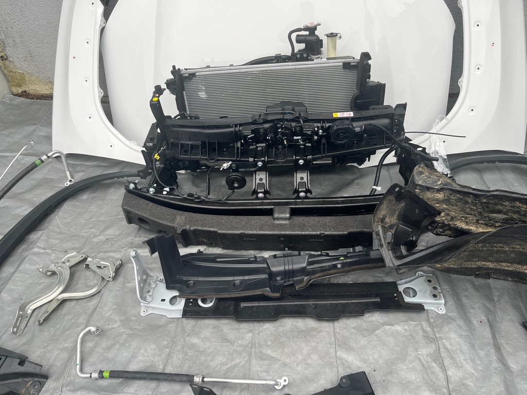 фото №10, Toyota yaris cross бампер лампы капот крылья pas радиатор