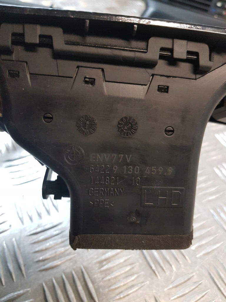 Накладки декори декоративні дверей консолі комплект карбон чорний alu bmw e90 Ціна