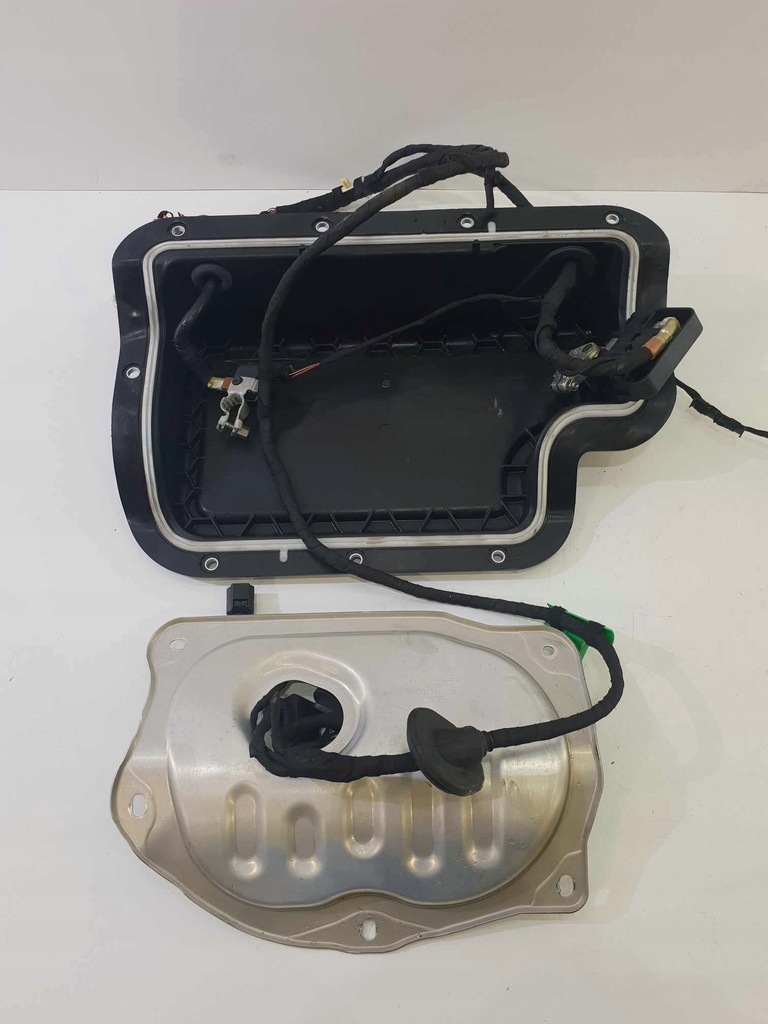 фото №1, Vw golf vii корпус акумулятор 5q0915435d