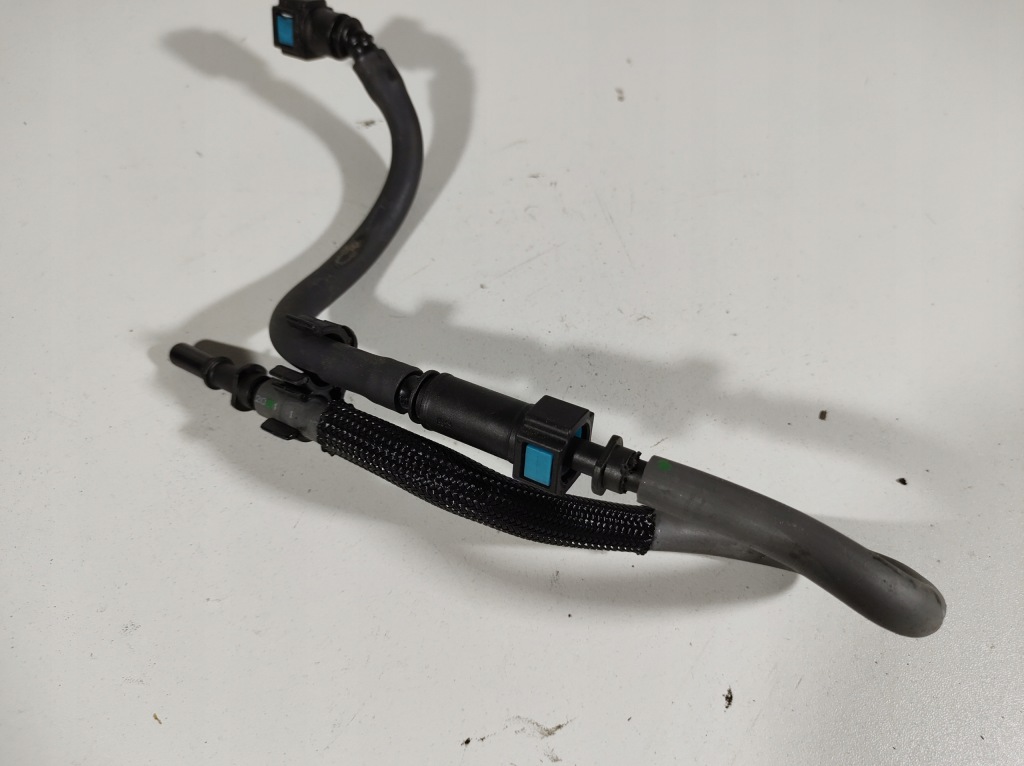 фото №4, Volvo v60 2.0 13r- wąż шланг пального