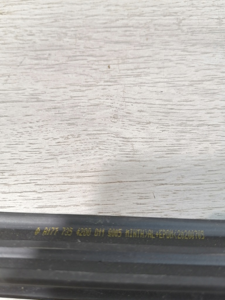 фото №10, Mercedes w177 молдинг уплотнитель правый задняя a1777254200