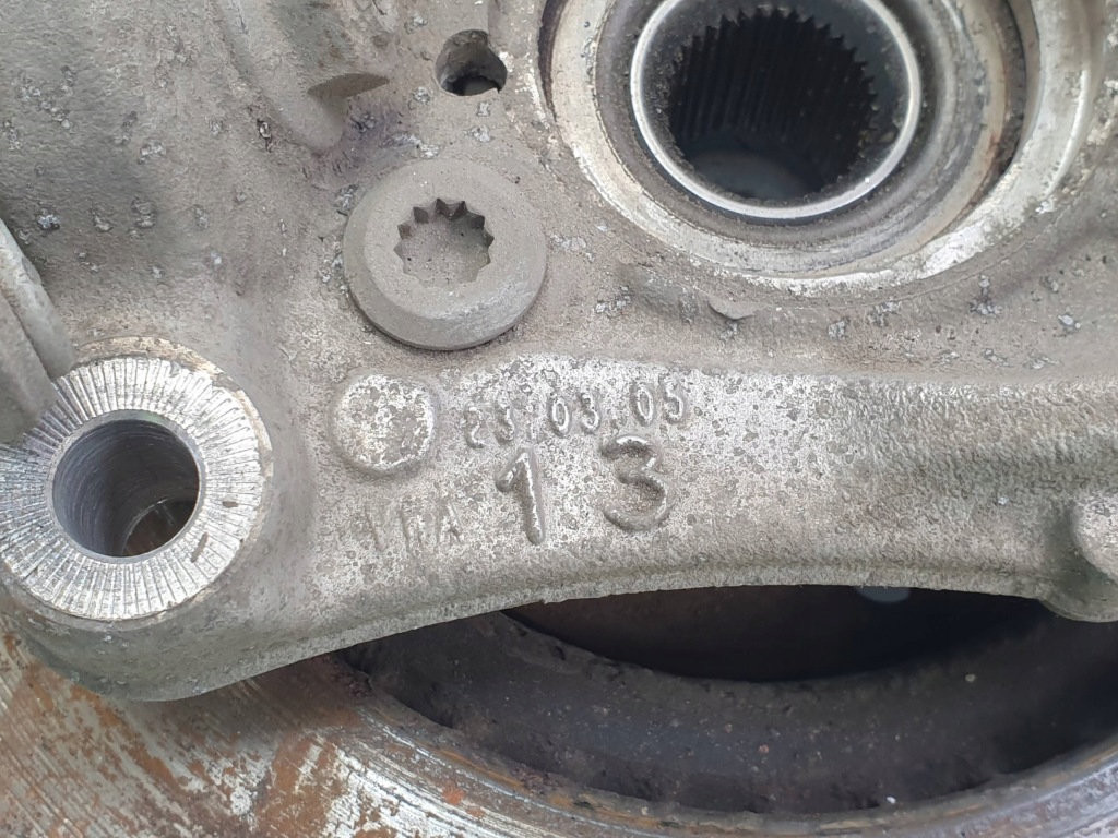 фото №3, Поворотный кулак левая перед volkswagen passat cc