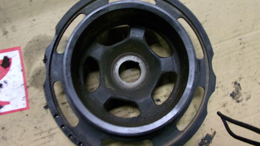 фото №1, Mercedes e klasa w210 2.2d шкив коленчатого вала