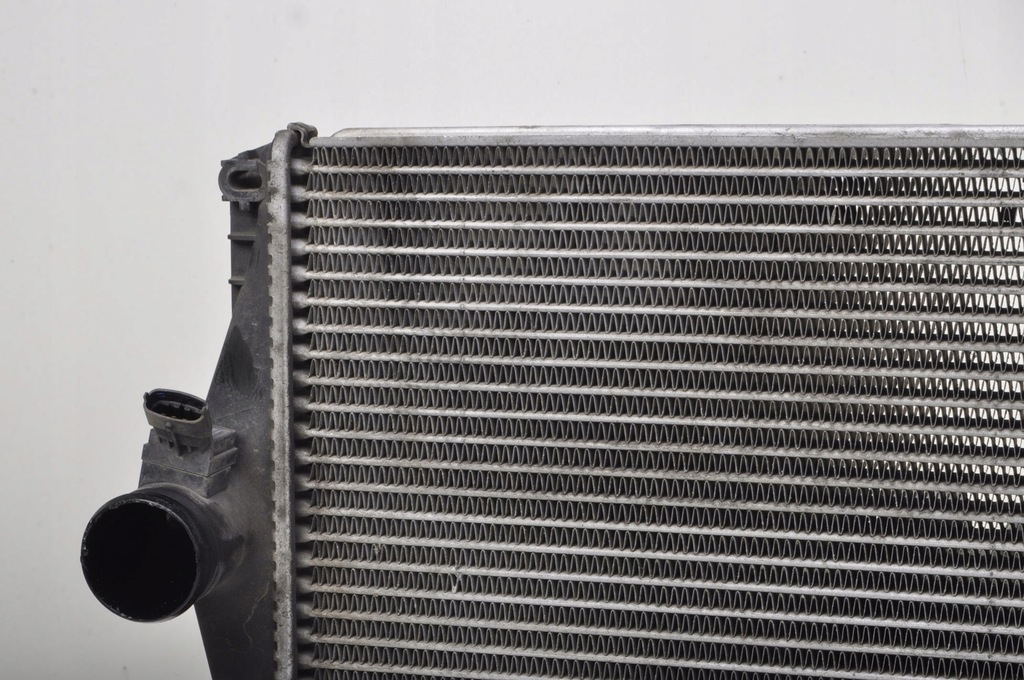 фото №11, Volvo s60 i 2.4 d5 радиатор интеркулер 8671694
