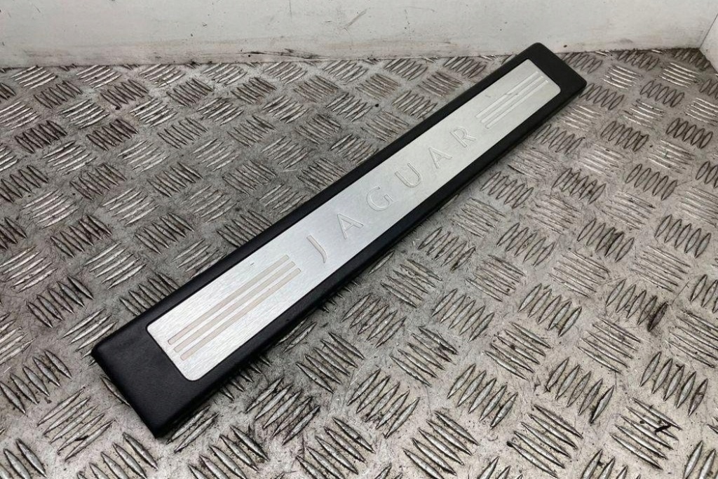 фото №11, Передня права молдинг декоративна поріг jaguar xf x250 8x2313200af 2.72l