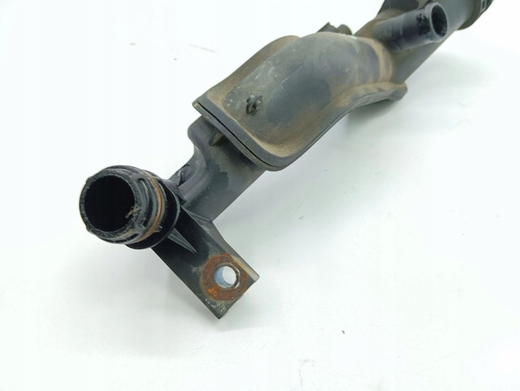 Volvo v50 2008 заливная горловина масла в Украине