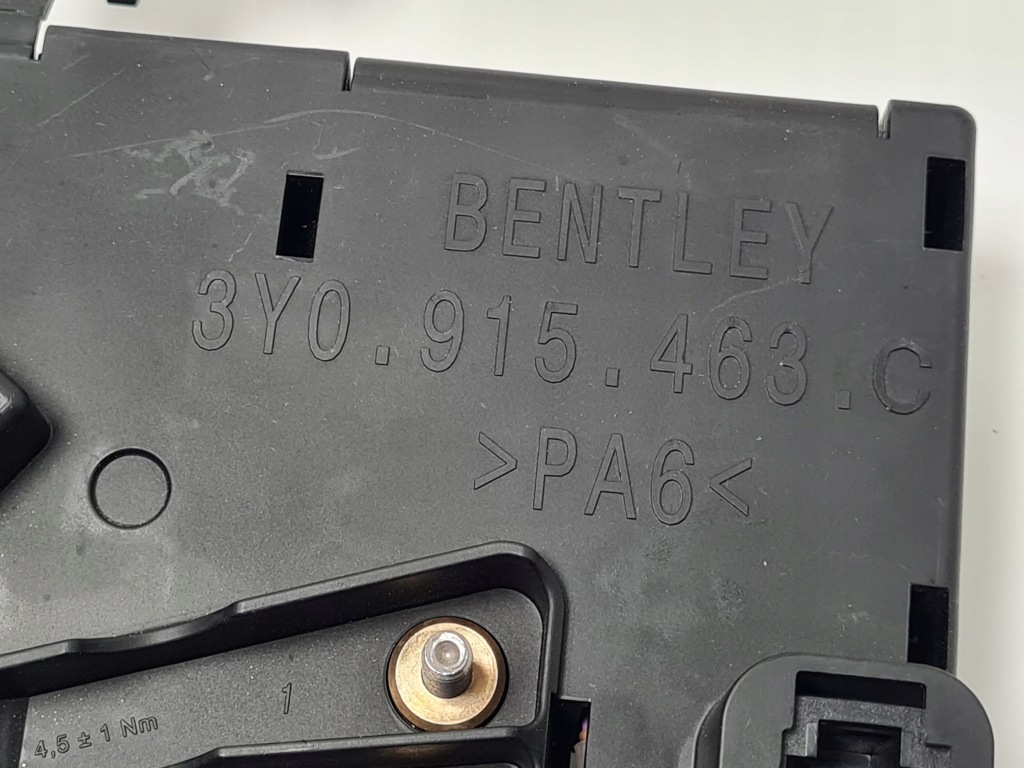 2015 bentley flying spur коробка предохранителей 3y0915463c Оригинал