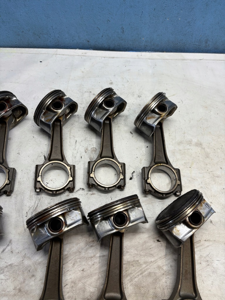 Chrysler dodge jeep 09-23 5.7 hemi поршень з шатун Недорого