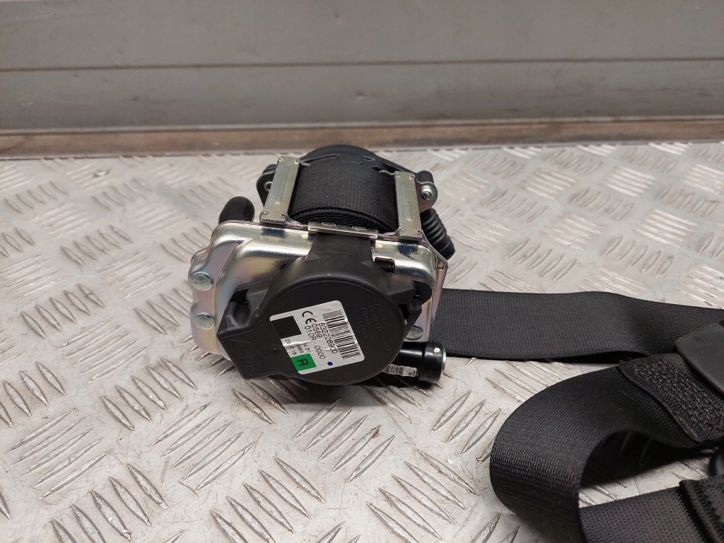 Bmw x1 f48 f49 7428112 перед сторона правая ремни безопасности в Украине