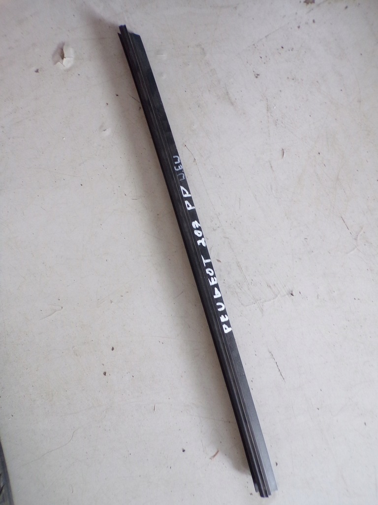 фото №1, Молдинг ущільнювач внутрішнє правий перед peugeot 207