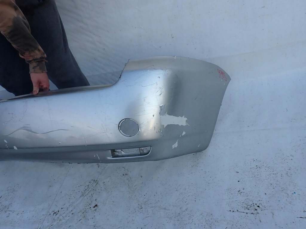 фото №7, Toyota avensis verso 02-04 бампер задня задній hak