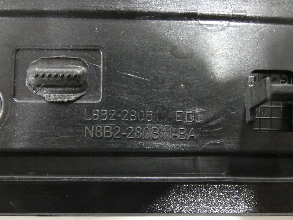 фото №15, Решітка бампера, впуск крила land rover defender ліва 311.