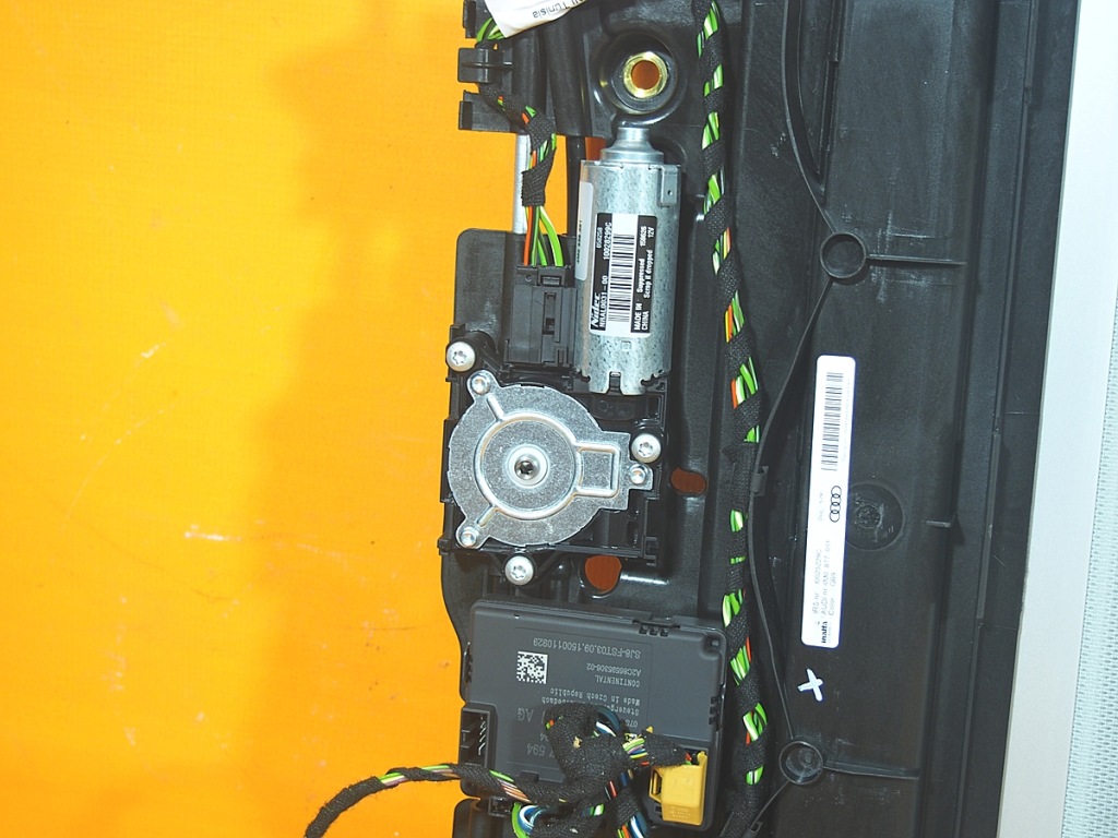 фото №9, Audi q7 4m люк панорама моторчик модуль шторка 4m0877041