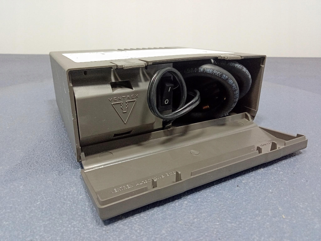 фото №4, Audi a4 b6 компресор повітря do шин 8d0012615c