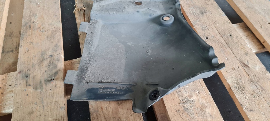 A4 b9 8w накладка подвеска левая левое  перед 8w0825201 Недорого