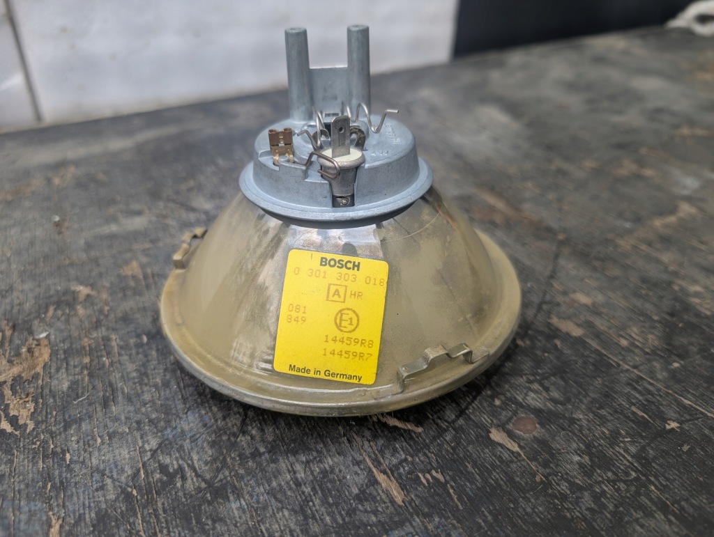 Вкладыш фары bosch mercedes w107 w108 0301303018 в Украине