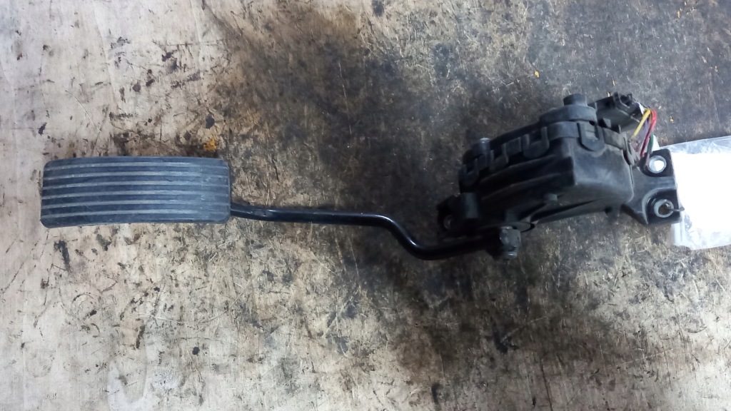 фото №1, Потенциометр газа volvo v40 1.9d 03r